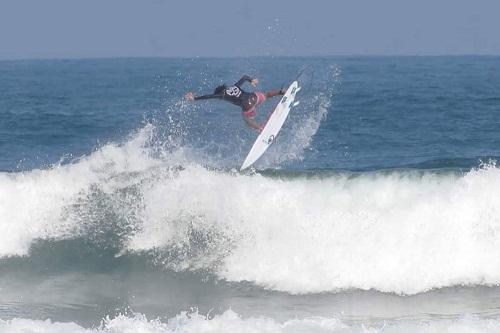 Surfista de apenas 14 anos finaliza seu vitorioso ano do surfe nacional com triunfos no Ubatuba Surf Pro, um dos circuitos mais fortes e representativos do País / Foto: Divulgação